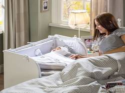 مزایای تخت کنار مادر