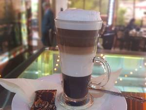 بستنی مخصوص سیمرغ