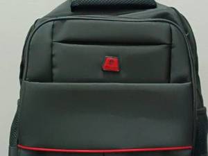 تولید و پخش عمده کوله پشتی مشکی در اصفهان