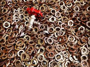 مهره فولادی پشت شیر فلکه در آذربایجان شرقی