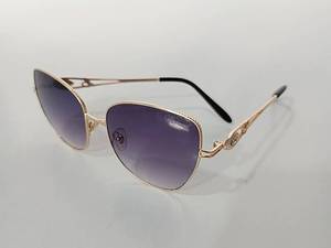 عینک‌ آفتابی‌ اورجینال زنانه در سنندج