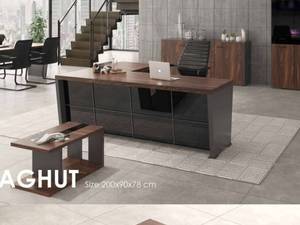 میز مدیریت چوبی با طراحی خاص در تبریز