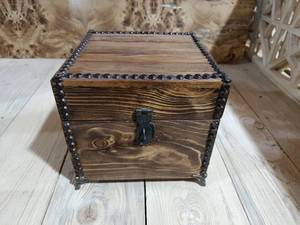 خرید صندوقچه سنتی با چوب روسی در اصفهان