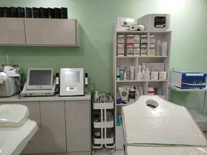 مزونیدلینگ برای جوانسازی پوست در اهواز