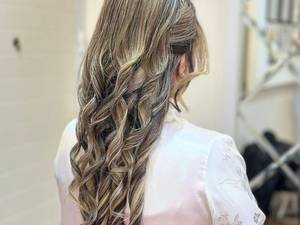 شینیون فر باز جدید در سالن زیبایی انزلی