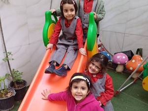 مهدکودک و پیش‌دبستانی حرفه‌ای در میرداماد