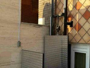 قیمت بالابر هیدرولیک نفربر خانگی در پرند	