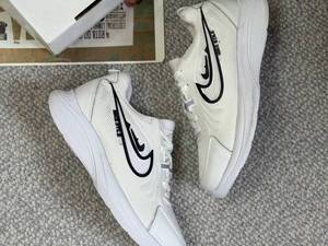 خرید کتونی نایک فلکس سفید در انزلی 