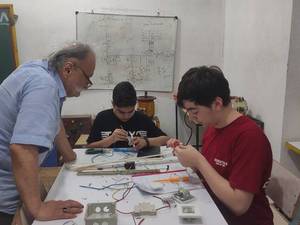 دوره آموزشی برق صنعتی و برق ساختمان در رشت