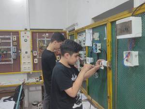 دوره آموزشی برق صنعتی و برق ساختمان در رشت