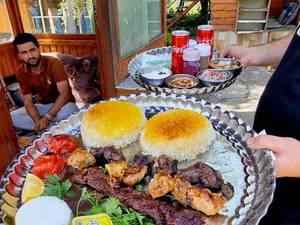 فضای باز و آلاچیق سنتی در سقالکسار