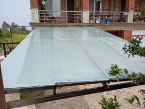 طراحی و اجرای سایبان شیشه‌ای در لنگرود