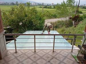 طراحی و اجرای سایبان شیشه‌ای در لنگرود