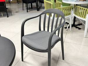 صندلی باغی پلاستیکی ویگو با تشک در گیلان