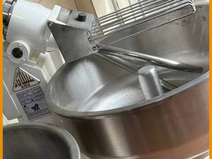 فروش انواع خمیرگیر و لوازم یدکی نانوایی