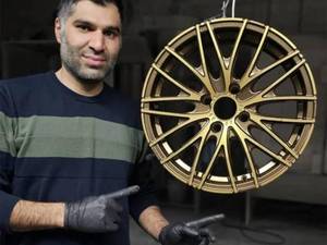 رنگ‌ کردن رینگ ماشین طلایی در بابل