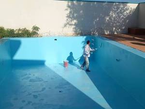 اجرای عایق رطوبتی و رنگ استخری در بندرانزلی