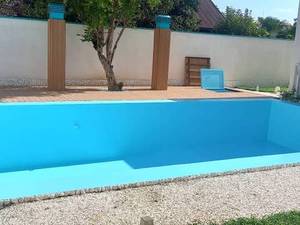 اجرای عایق رطوبتی و رنگ استخری در بندرانزلی