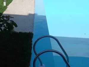 اجرای عایق رطوبتی و رنگ استخری در بندرانزلی