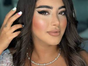 بهترین میکاپ آرتیست حرفه ای در بندرانزلی