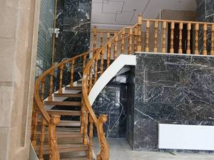 طراحی و ساخت پله چوبی در قزوین