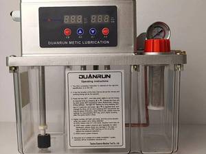 خرید پمپ روغنکاری ۴ لیتری با کیفیت بالا