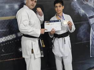 قهرمانی پویان زارعی، در مسابقات لیگ وان کشور