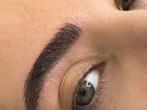 سالن برای میکروابرو در کرمانشاه