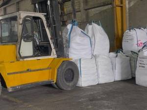 تخلیه و بارگیری میلگرد در بندرانزلی