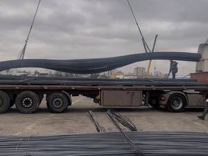 تخلیه و بارگیری میلگرد در بندرانزلی