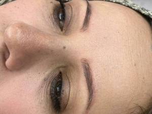 میکروبلیدینگ ابرو تخصصی با ماندگاری بالا