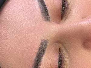 میکروبلیدینگ ابرو طبیعی و ماندگار در قرچک