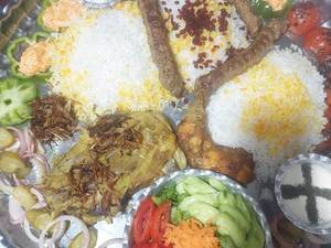 رستوران باغ بومگردی کلوت های شهداد