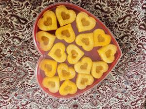 خرید و سفارش نبات زعفرانی با کیفیت در خراسان جنوبی