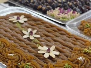 حلوا و خرما مراسم ختم بسته بندی در کرج