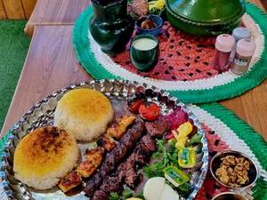 رستوران و کافی‌شاپ کنار جاده سقالکسار