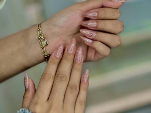 ناخن دیزاین شاین در ساری