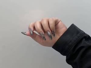 بهترین سالن کاشت و دیزاین ناخن در ساری