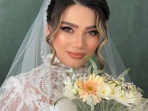 خدمات تخصصی میکاپ عروس لایت در صومعه‌سرا