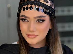 آرایش لایت دخترانه با ماندگاری بالا در صومعه سرا