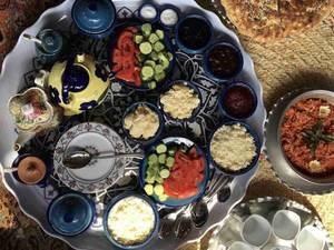 صبحانه رستوران عاشق ماهی