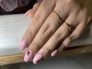 کاشت ناخن با مواد درجه یک در اشرفی اصفهانی