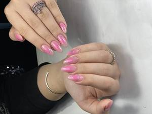 کاشت ناخن با مواد درجه یک در اشرفی اصفهانی