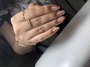 کاشت ناخن با مواد درجه یک در اشرفی اصفهانی