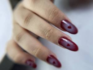 کاشت ناخن با مواد درجه یک در اشرفی اصفهانی