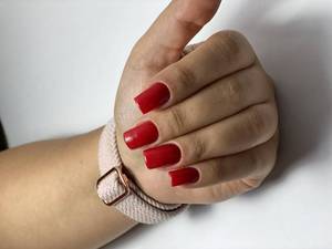 کاشت ناخن با مواد درجه یک در اشرفی اصفهانی