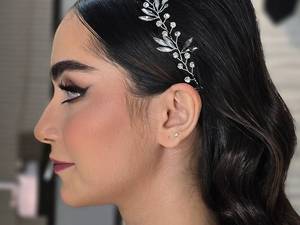 میکاپ حرفه ایی با متریال با کیفیت اشرفی اصفهانی 