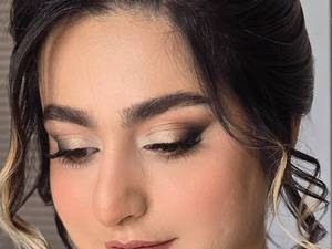 میکاپ حرفه ایی با متریال با کیفیت اشرفی اصفهانی 