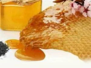 خواص سیاه دانه و عسل