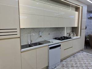 نصب و اجرای کابینت مدرن هایگلاس AGT در اصفهان 